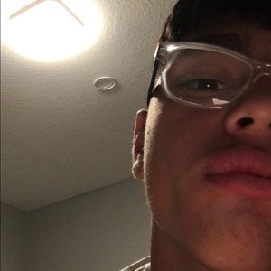 Meet your Posher, Javier